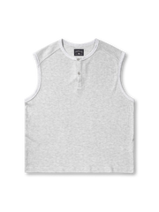 ワッフル編みとヘンリーネックが特徴の速乾ストレッチノースリーブベスト