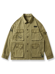 ウォッシュドバティック加工と多色プリント、4ポケットが特徴のワークジャケットの全体像。