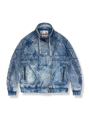 ヘビーウォッシュ加工でヴィンテージ感を強調したデニムジャケット。