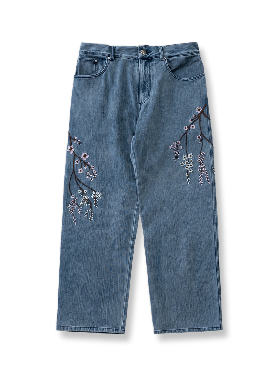 梅の刺繍が映えるウォッシュデニムパンツ。