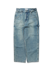 ウォッシュ加工が施された100%コットンデニムのショート丈ジップアップカラージャケット。胸と両サイドにジッパーポケットを備え、金属ボタンで仕上げられたアメリカンワークスタイルのヴィンテージジャケット。