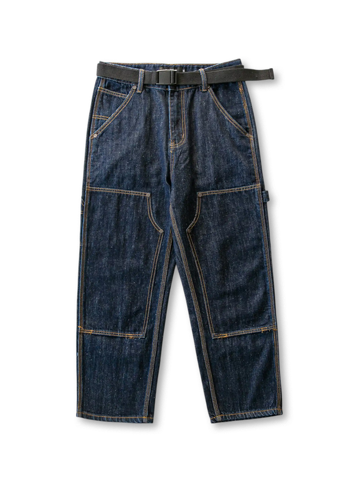 膝パッチとウォッシュ加工が特徴のワークスタイルデニムパンツ