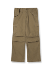 ヴィンテージウォッシュ加工と多機能ポケットが特徴のパラトルーパーワークパンツ