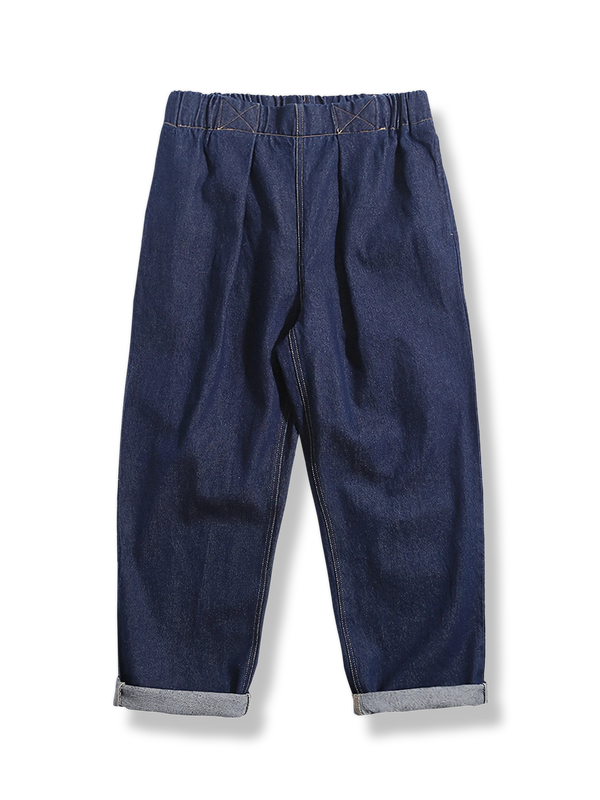 ウォッシュ加工によるヴィンテージ感とワイドレッグデザインが特徴のデニムパンツ。