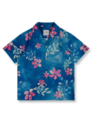 水彩画の花柄プリントリネンキューバシャツ。