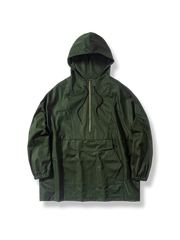 防水素材とフード付きプルオーバーデザインのデッキジャケット。