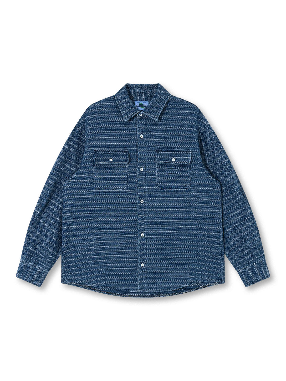 ウェーブ柄デニムの重酵素洗い仕上げと丸みのあるポケット縁が特徴のヴィンテージ長袖シャツ