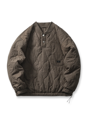 波キルティング加工が施された薄手ボンバージャケット。