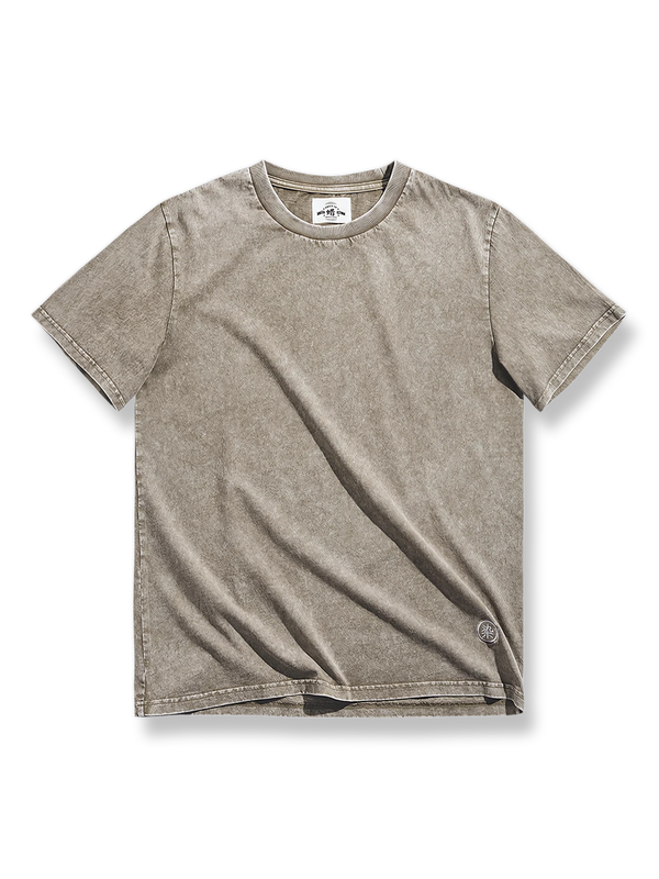蝋染め加工による独特なカーキ色のTシャツ