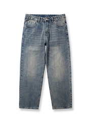 ヒゲ加工ウォッシュバンブーデニムパンツの全体正面画像、竹節模様とヒゲ加工のディテール。