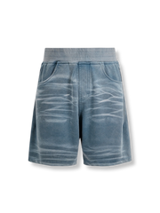 ヒゲウォッシュ加工が施されたヴィンテージ風クォーターパンツ