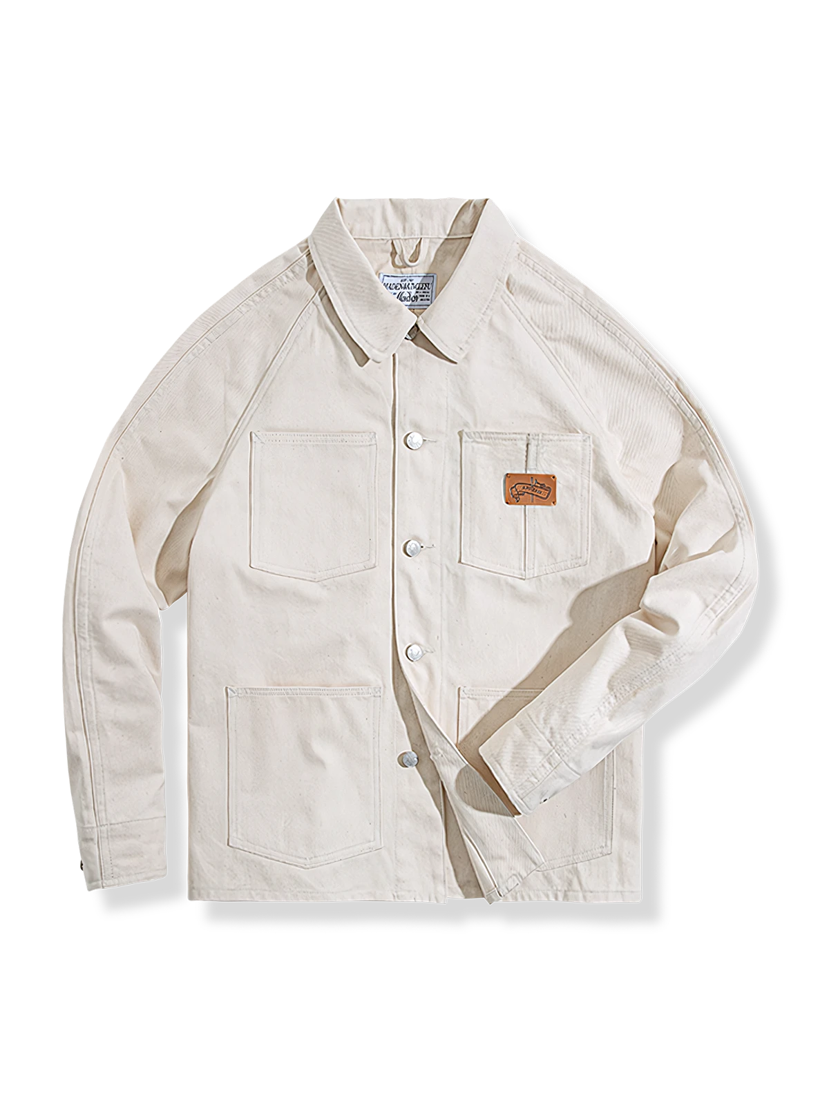 ホワイトデニムワークジャケットの正面とポケットディテールを写した写真