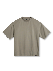 マリン刺繍とハーフハイネックが特徴のワイドシルエットTシャツ