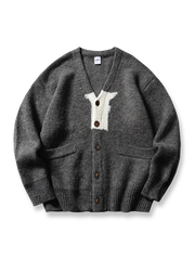 カラーブロックデザインのVネックカーディガン。ウール混紡素材で軽量・耐久性がありフロントポケット付き。