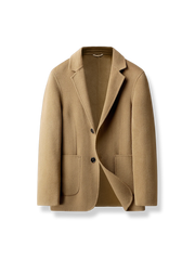 ウール混紡素材のストレートラインテーラードジャケット。