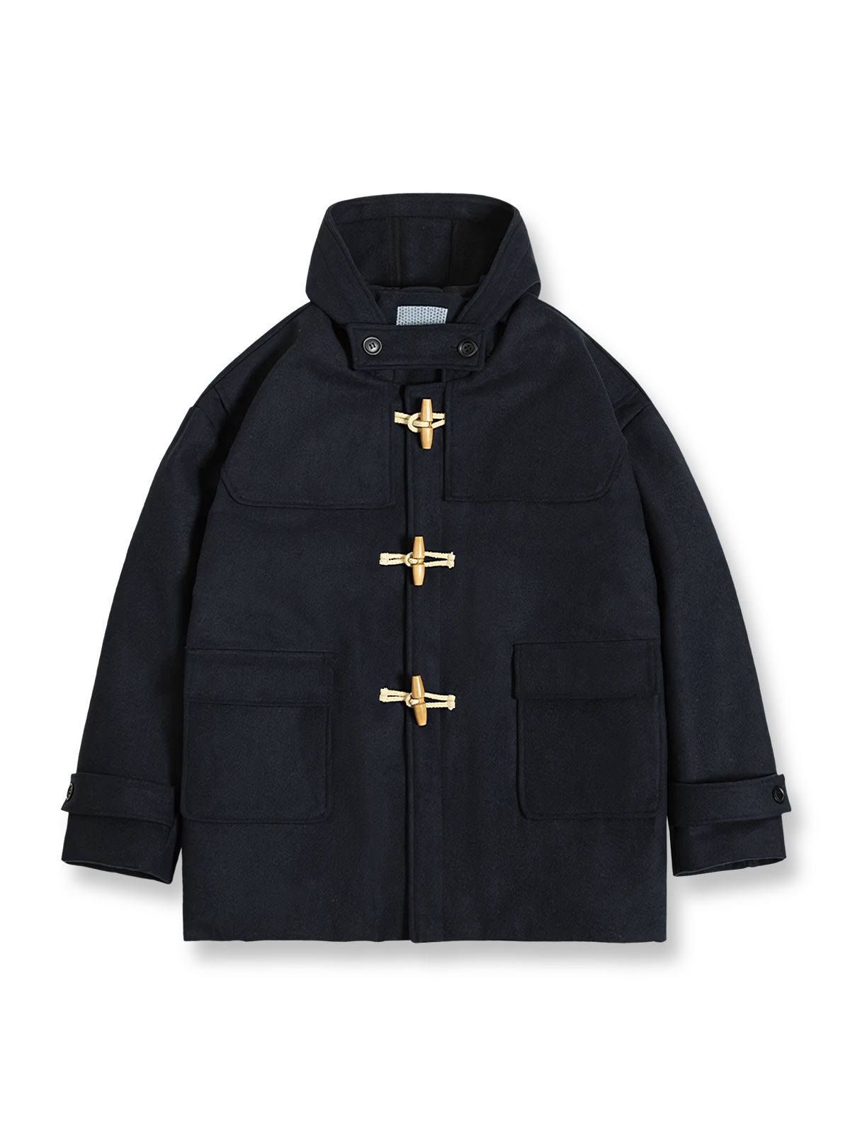 ウール混素材と伝統的な木製トグルボタンが特徴のロング丈ダッフルコート