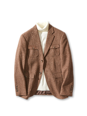 繊細なウール素材と英国風ポケットが特徴のハンドメイドハンティングブレザー。上品で多用途な一着。