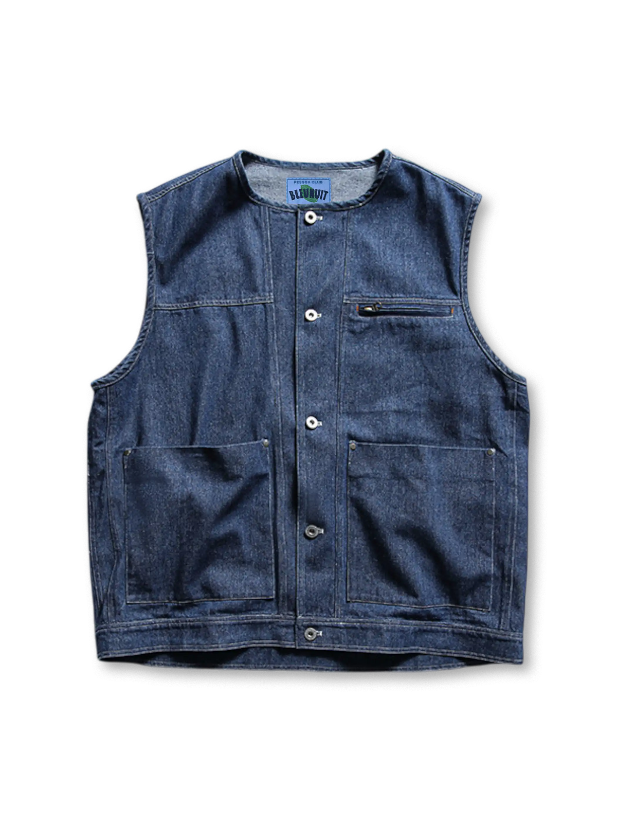 ボタン開閉と大型ポケットが際立つワークデニムベスト