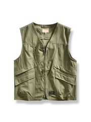 ウォッシュド加工と多機能ポケットが特徴のワークスタイルカジュアルベスト