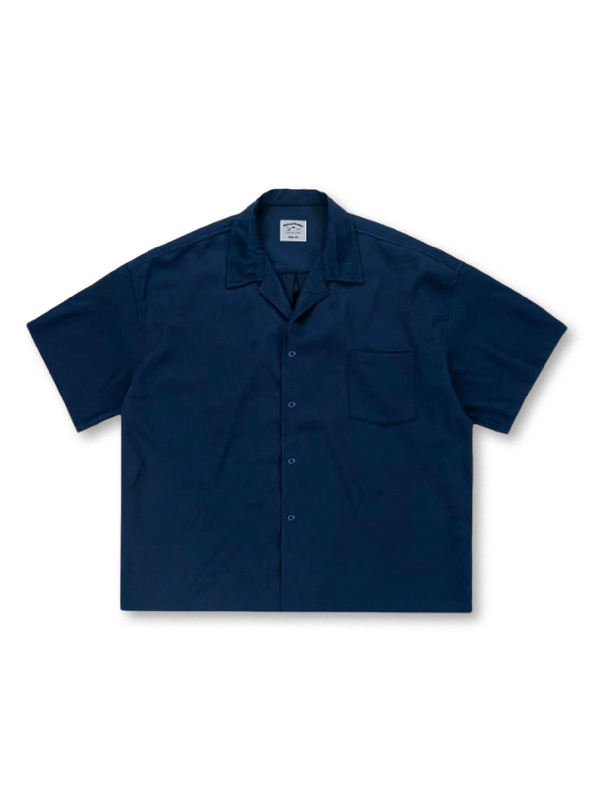 シワになりにくい混紡素材とワークディテールが特徴のキューバカラー半袖シャツ