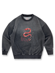 龍と蛇の刺繍が施された巳年限定ウォッシュ加工スウェット