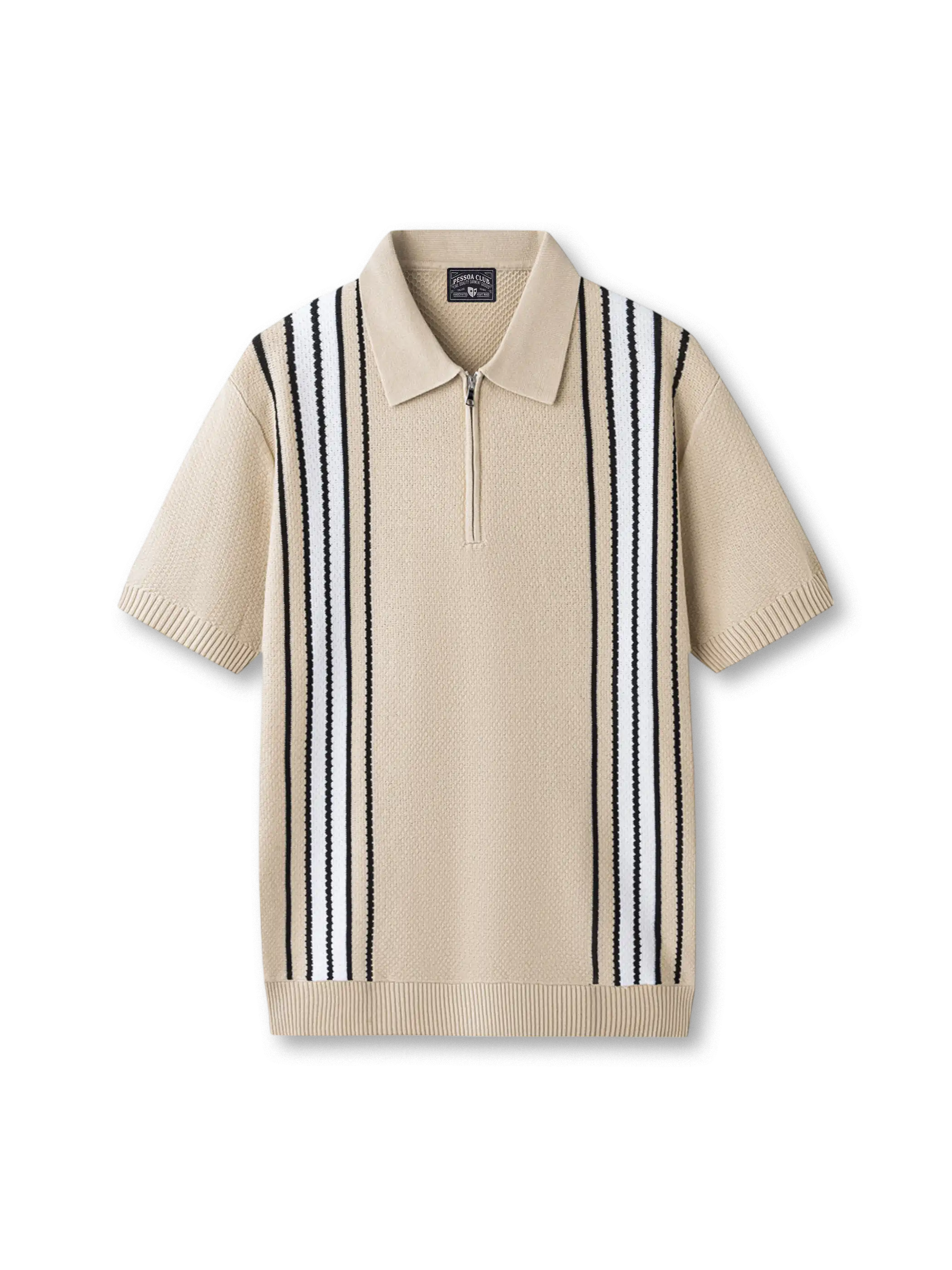 ジップフロントストライプニットポロの全身ビュー、ジップ開閉の衿とマルチストライプディテールを強調。