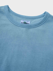 手作業で染色されたスウェットの袖口リブ、絶妙なウォッシュ加工でヴィンテージ感を演出